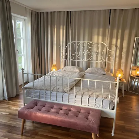 The Garden Apartament *